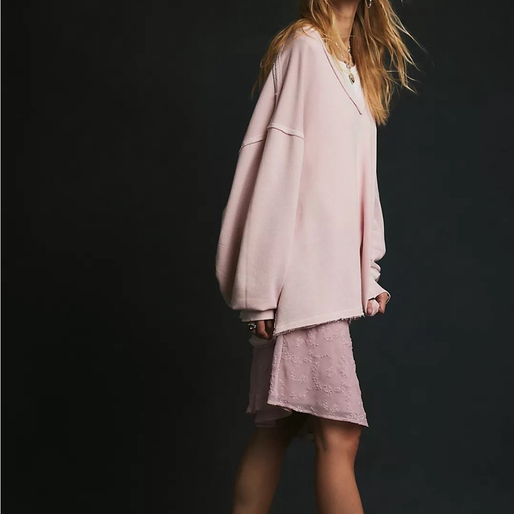 NWOT We The Free Free People V-Neck Sweatshirt Size Medium in Pink - Picture 3 of 6